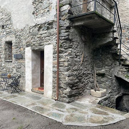 La Torre Colombaia - Monumento Del 1400 Apartment Arnad Luaran gambar